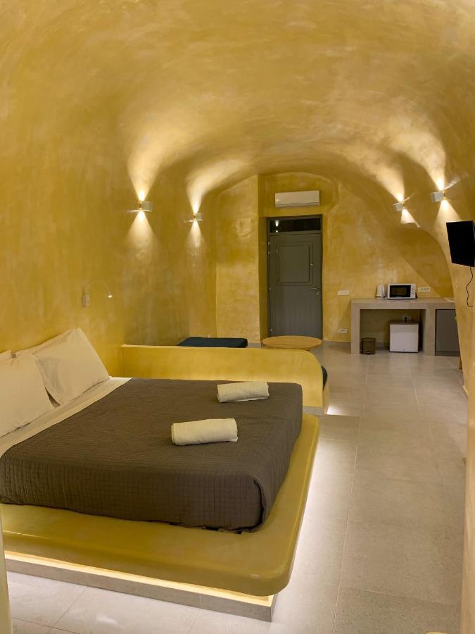 M Residence Santorini Conelia Cave Fira  Exterior foto
