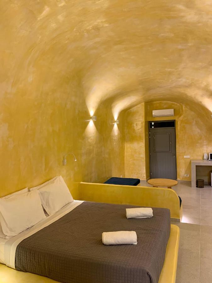 M Residence Santorini Conelia Cave Fira  Exterior foto